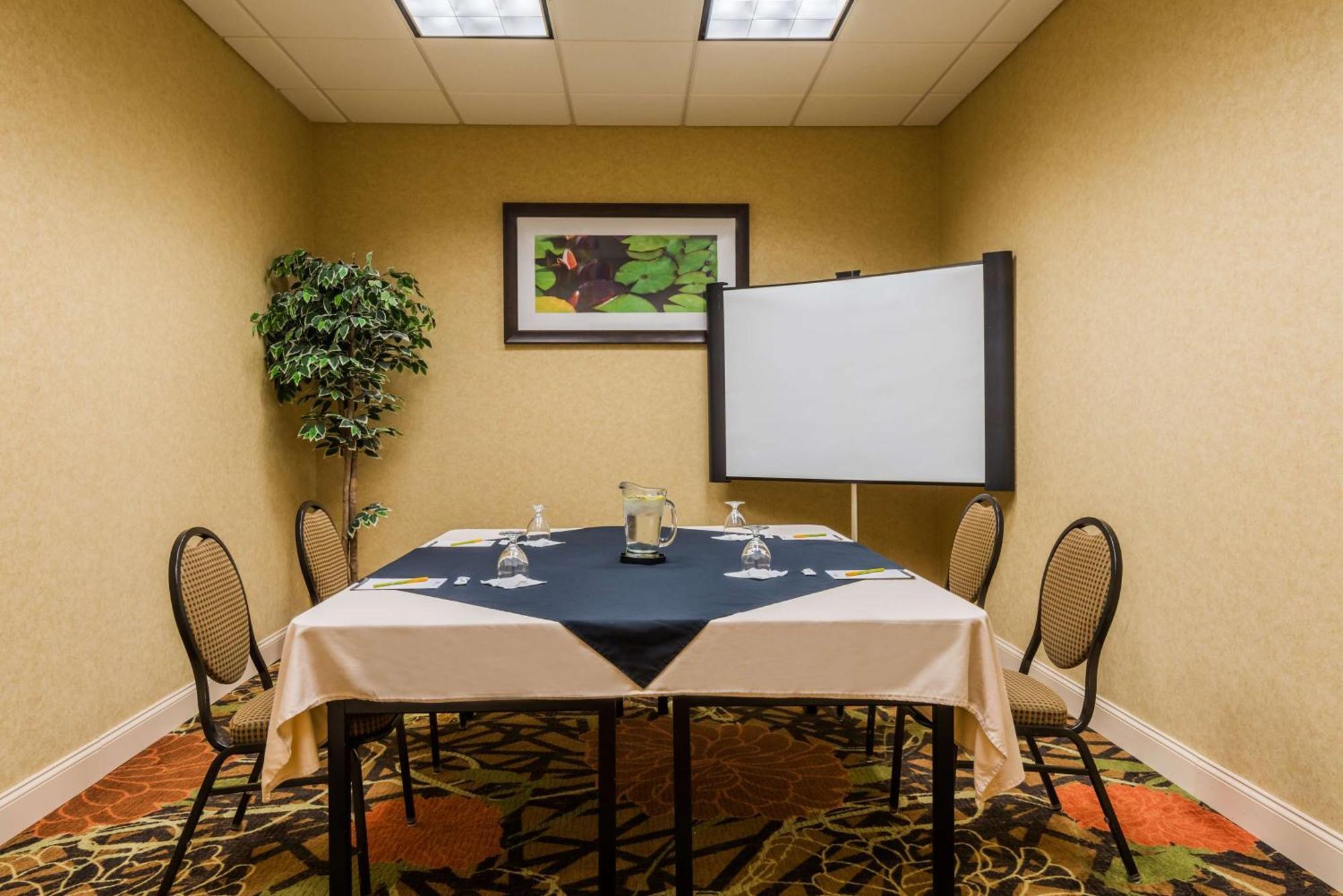 Hilton Garden Inn Buffalo Airport Cheektowaga Esterno foto